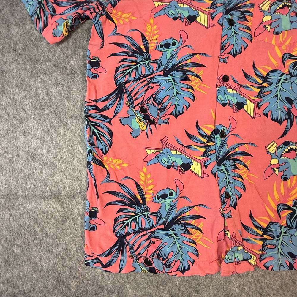 Disney Stitch Shirt Mens Medium Pink Tropical Hawaiian Button Down Short Sleeve - Picture 4 of 9